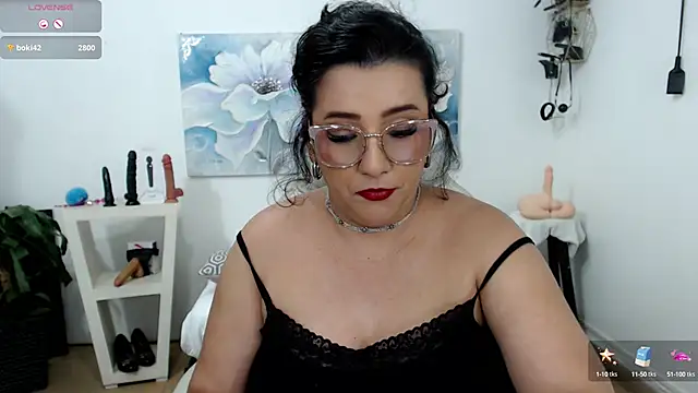 Snapshot of mom_hot__ chatting on February 3, 2:58 am mom hot online show from February 3, 2:58 am