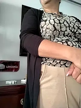 Natasha milf   online show from April 21, 12:55 pm