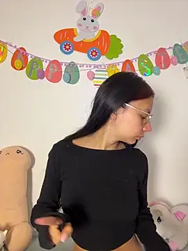 Bonniepark online show from April 4, 5:10 pm