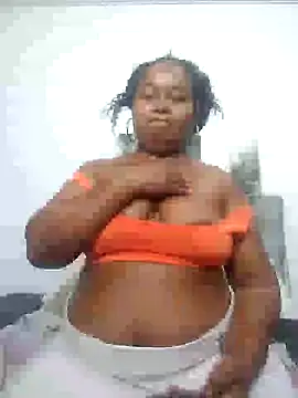 lorenxtaylor online show from January 12, 4:00 am