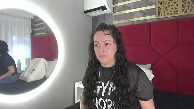 hanny milf online show from April 18, 11:58 am