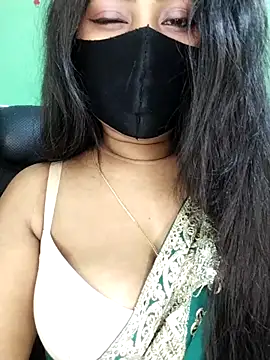 Idhika Paul online show from March 8, 2:32 pm