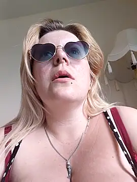 pinkieMilfPUSY online show from June 9, 11:44 am