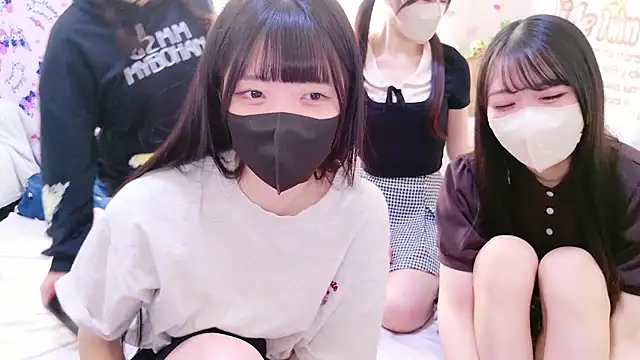 Snapshot of irohani_usagi chatting on September 27, 6:40 am irohani usagi online show from September 27, 6:40 am