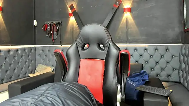 Snapshot of Terrance_z chatting on October 16, 8:10 pm Terrance z online show from October 16, 8:10 pm