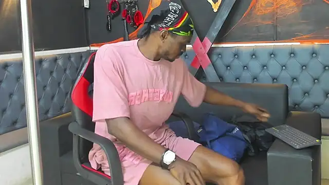 Snapshot of Terrance_z chatting on October 27, 7:51 pm Terrance z online show from October 27, 7:51 pm