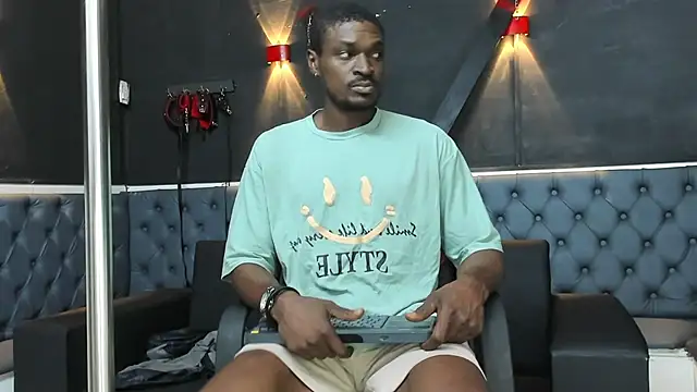 Snapshot of Terrance_z chatting on November 3, 8:21 pm Terrance z online show from November 3, 8:21 pm