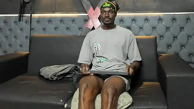 Snapshot of Terrance_z chatting on November 14, 11:46 pm Terrance z online show from November 14, 11:46 pm