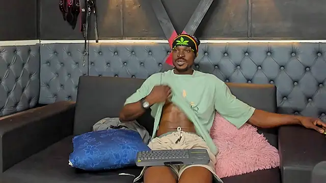 Snapshot of Terrance_z chatting on November 22, 7:46 pm Terrance z online show from November 22, 7:46 pm