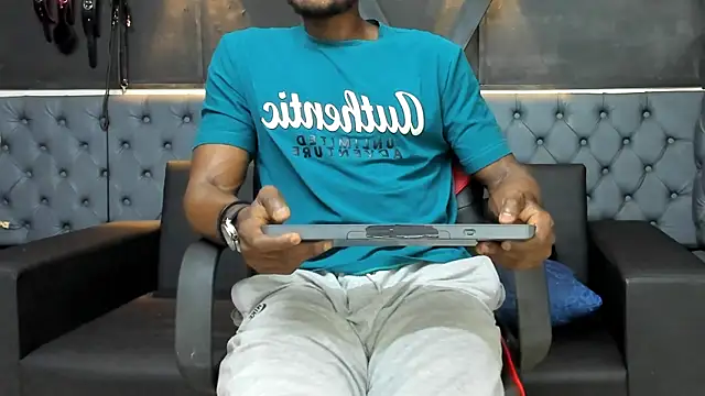 Snapshot of Terrance_z chatting on November 24, 7:46 pm Terrance z online show from November 24, 7:46 pm