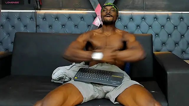 Snapshot of Terrance_z chatting on November 27, 9:06 pm Terrance z online show from November 27, 9:06 pm