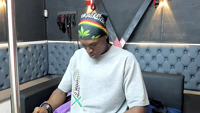 Snapshot of Terrance_z chatting on December 4, 7:11 pm Terrance z online show from December 4, 7:11 pm