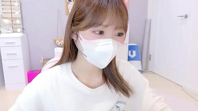 Yui-Ch online show from October 6, 1:08 pm