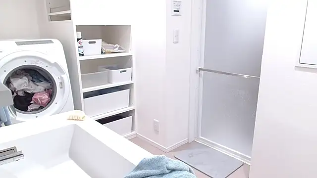 Snapshot of -mirai- chatting on February 17, 12:27 pm -mirai- online show from February 17, 12:27 pm