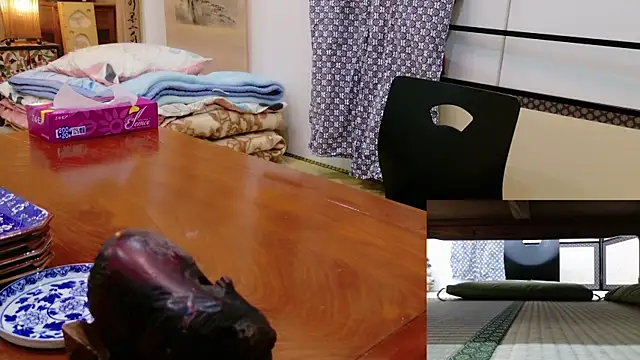 Snapshot of Phantom_yoshida chatting on December 24, 9:06 am Phantom yoshida online show from December 24, 9:06 am