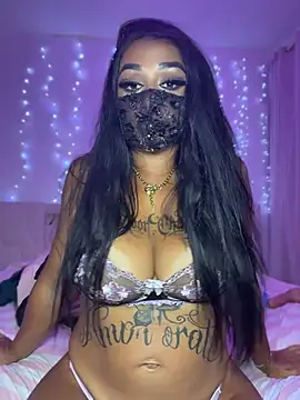 Snapshot of kamila_french chatting on July 24, 10:41 pm kamila french online show from July 24, 10:41 pm
