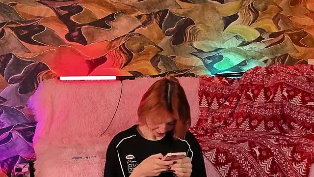 Snapshot of CrystalRey chatting on December 8, 3:10 am CrystalRey online show from December 8, 3:10 am