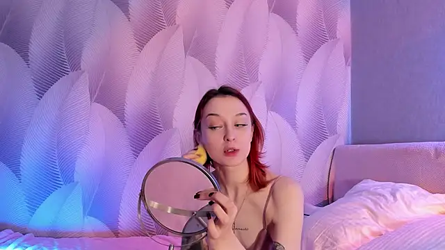 Snapshot of CrystalRey chatting on March 1, 5:09 am CrystalRey online show from March 1, 5:09 am