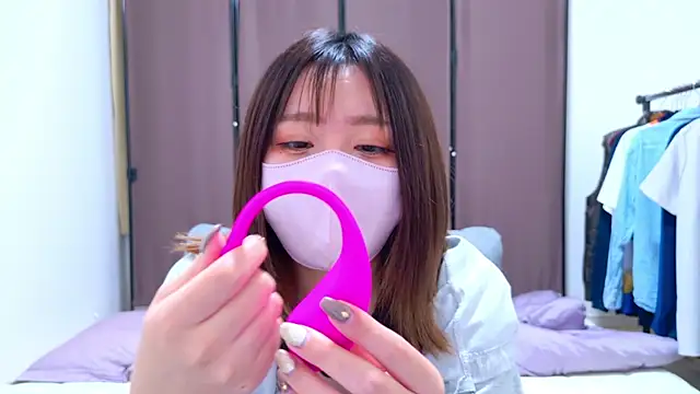 ayu yu xo online show from February 11, 4:56 pm