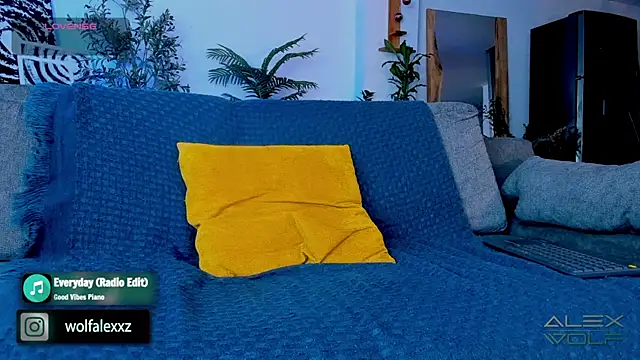 alex wolf  online show from January 20, 2:01 am