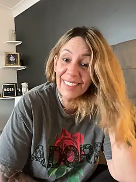 Snapshot of blondebitch2 chatting on February 3, 12:14 pm blondebitch2 online show from February 3, 12:14 pm