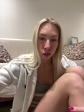 LuisaBecker online show from January 2, 6:34 pm