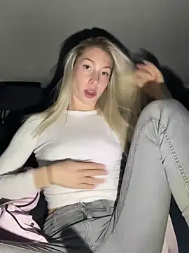 LuisaBecker online show from January 13, 6:38 pm