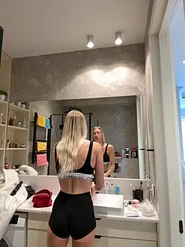 LuisaBecker online show from September 9, 6:35 am