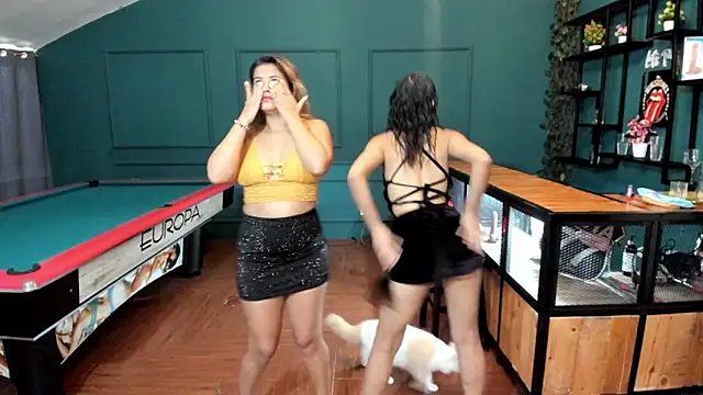 secret-of-roomies online show from October 13, 1:44 pm