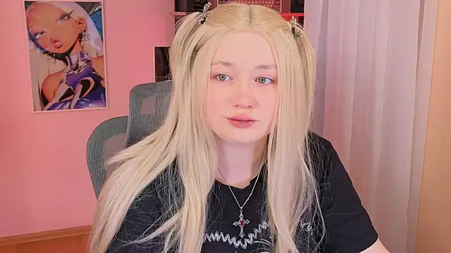 carolina elf online show from April 8, 5:40 am