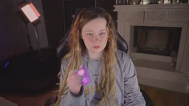 carolina elf online show from April 12, 5:45 am