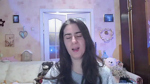 Snapshot of INELIKA chatting on November 18, 8:35 pm INELIKA online show from November 18, 8:35 pm