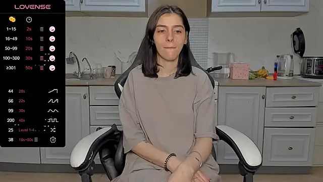 broosnica1 online show from February 15, 8:33 pm