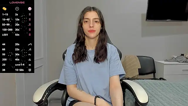 broosnica1 online show from December 2, 7:03 am