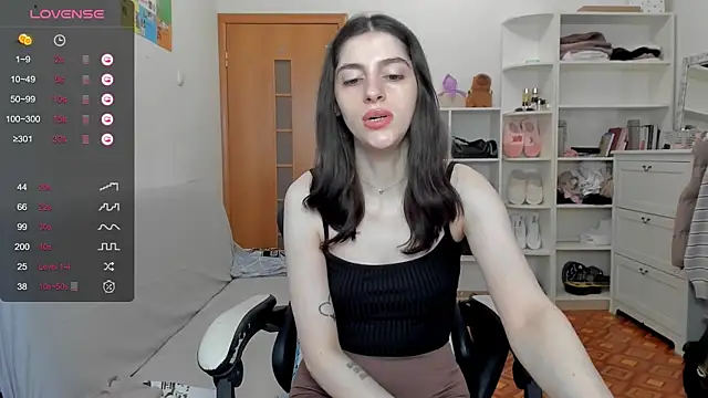 broosnica1 online show from April 18, 9:02 am