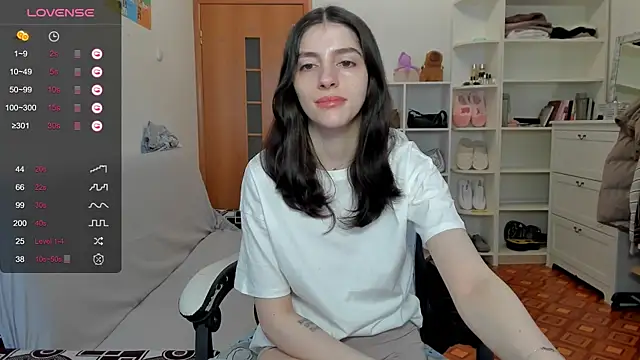 broosnica1 online show from April 24, 7:33 am