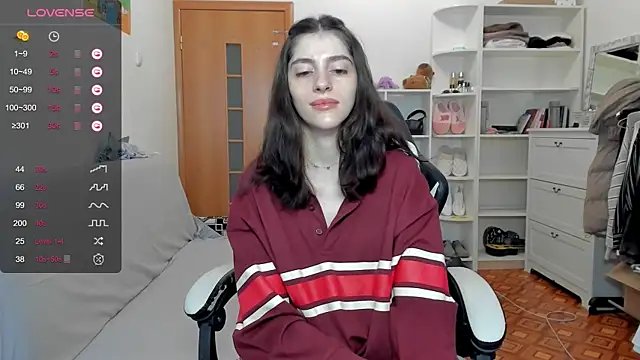 Snapshot of broosnica1 chatting on April 27, 7:28 am broosnica1 online show from April 27, 7:28 am