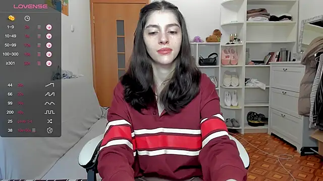 Snapshot of broosnica1 chatting on April 28, 7:24 am broosnica1 online show from April 28, 7:24 am