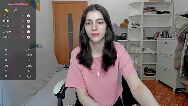 Snapshot of broosnica1 chatting on April 29, 7:23 am broosnica1 online show from April 29, 7:23 am