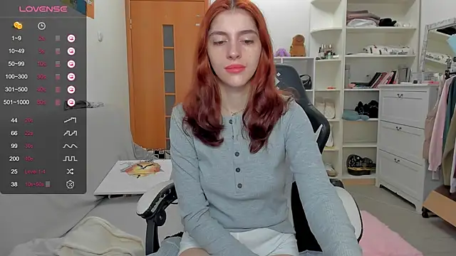 Snapshot of broosnica1 chatting on May 27, 8:55 am broosnica1 online show from May 27, 8:55 am