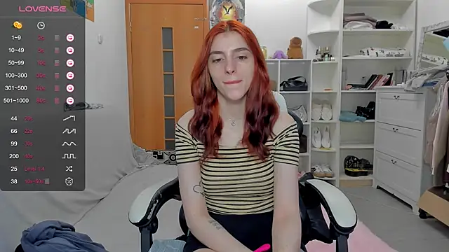 Snapshot of broosnica1 chatting on June 5, 9:59 am broosnica1 online show from June 5, 9:59 am