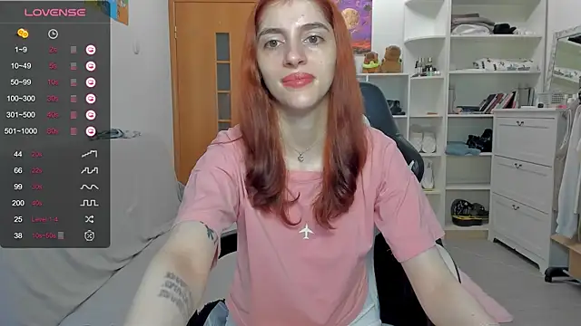 Snapshot of broosnica1 chatting on June 14, 8:05 am broosnica1 online show from June 14, 8:05 am