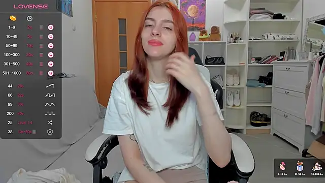 Snapshot of broosnica1 chatting on June 21, 5:43 am broosnica1 online show from June 21, 5:43 am