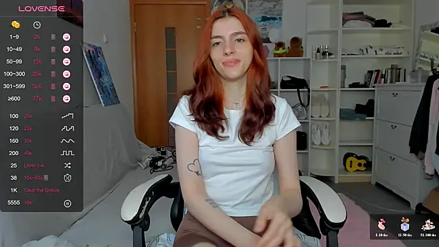 Snapshot of broosnica1 chatting on July 7, 6:47 am broosnica1 online show from July 7, 6:47 am