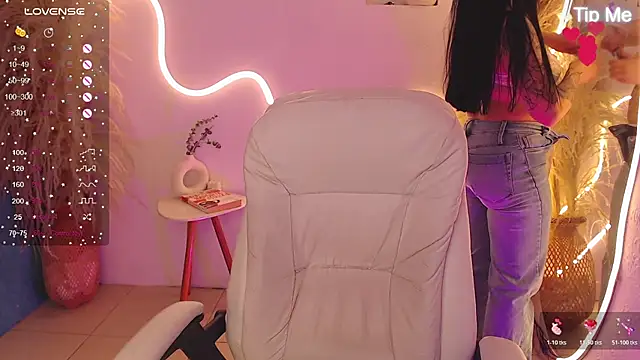 ViolettaHotLatin  online show from April 8, 12:05 pm