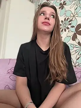 Snapshot of adel_secret chatting on March 4, 8:02 am adel secret online show from March 4, 8:02 am