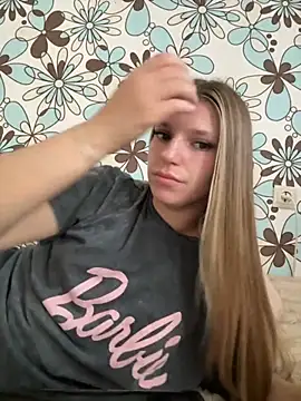 Snapshot of adel_secret chatting on September 11, 8:03 am adel secret online show from September 11, 8:03 am