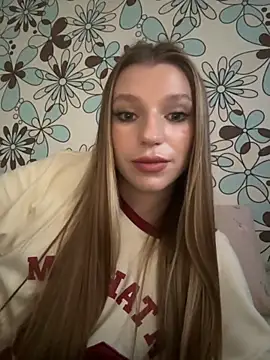 Snapshot of adel_secret chatting on October 4, 11:08 am adel secret online show from October 4, 11:08 am