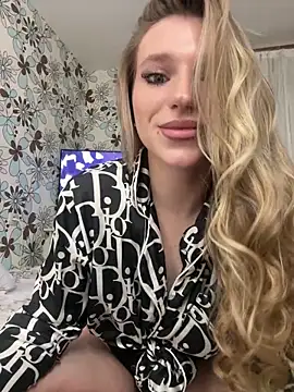 adel secret online show from February 4, 9:09 pm