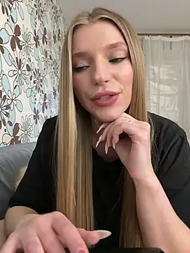 adel secret online show from April 6, 8:21 pm